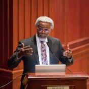 Distinguished Physicist Delivers Campuswide Lecture:  Diversity Enhances Innovation